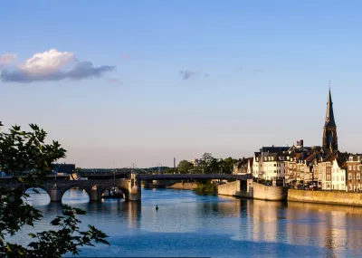 Maasroute van Maastricht naar Sedan Grand Est Frankrijk